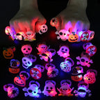  Halloween-Lichter, 24 Stück, Halloween-LED-Halsketten, Armbänder, Kürbis, Geist, Piraten, Spinne, Augapfel, Halloween, Partygeschenk, Blinkende Dekoration, Trick-Leckereien, Geschenktütenfüller Für Frauen Und Männer, Familie
