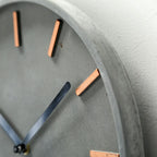  LS-LebenStil Vintage Wanduhr Beton Grau Kupfer 28cm Rund Schwarze Zeiger Quarzuhr Küchenuhr