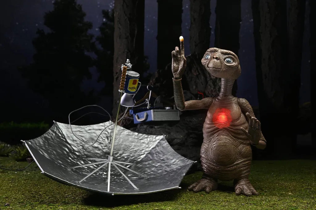 NECA E.T. Der Ausserirdische LED Actionfigur 40th Anniversary