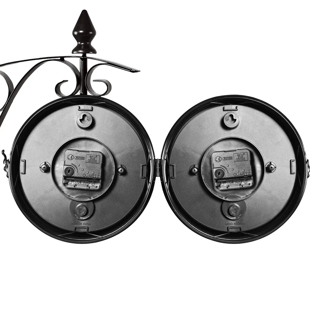  Monzana Wanduhr Vintage Quarzuhrwerke Mit Beidseitigem Ziffernblatt Doppelseitige Bahnhofsuhr Schmiedeeisern Retro-Design, Farbe:schwarz