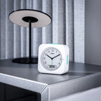  Mebus Funk-Wecker Mit Thermometer / Datumsanzeige, Schlummerfunktion, Großes Display/ Quadratisch / Hintergrundbeleuchtung / Farbe: Weiß / Modell: 25610