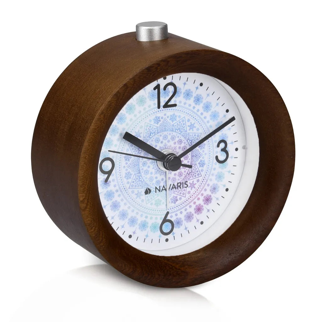  Navaris Analog Holz Wecker Mit Snooze - Retro Uhr Rund Mit Design Ziffernblatt Alarm Licht - Leise Tischuhr Ohne Ticken - Naturholz In Dunkelbraun