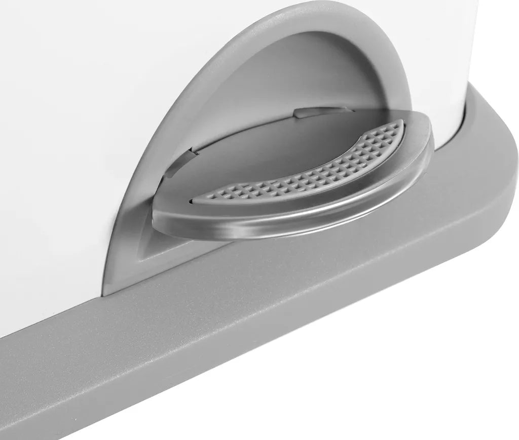  SONGMICS Mülleimer Für Die Küche, 3 X 8 Liter, Abfalleimer Aus Metall, 3-in-1 Treteimer, Mülltrennung, Mülltrennsystem, Mit 15 Müllsäcken, Einfach Zu Reinigen, Stahl, Weiß-grau LTB24WT