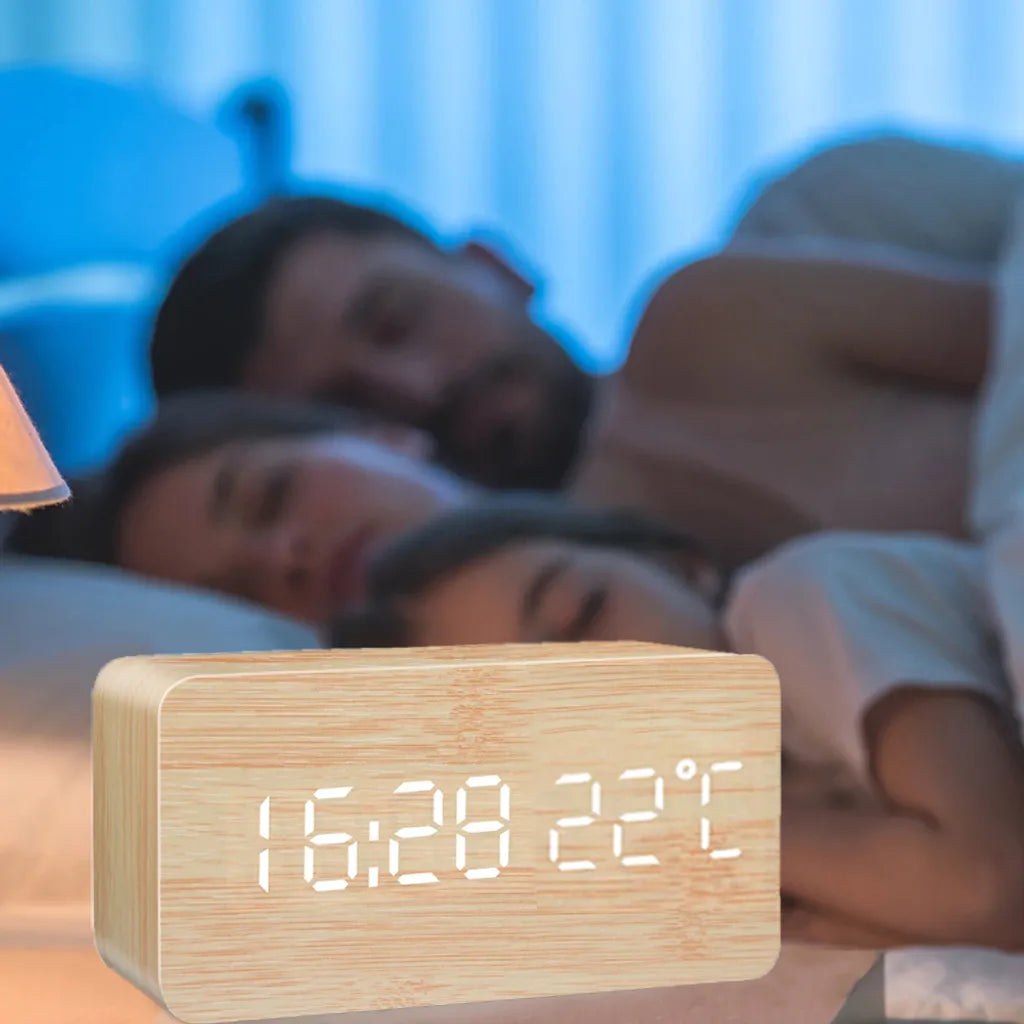  Digitaler Wecker Holz Holzoptik 3D LED Digital Digitaluhr Wanduhr Datum Temperatur 12h 24h USB Alarm Clock Schlafzimmer Büro Dimmbar Zeit Uhr Retoo