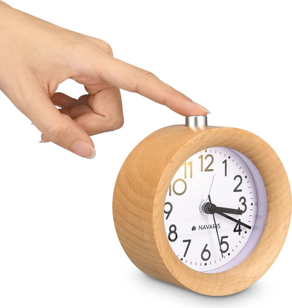  Navaris Analog Holz Wecker Mit Snooze - Retro Uhr Mit Ziffernblatt Alarm Licht - Leise Vintage Wood Tischuhr Ohne Ticken - Naturholz In Hellbraun