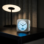  Mebus Funk-Wecker Mit Thermometer / Datumsanzeige, Schlummerfunktion, Großes Display/ Quadratisch / Hintergrundbeleuchtung / Farbe: Weiß / Modell: 25610